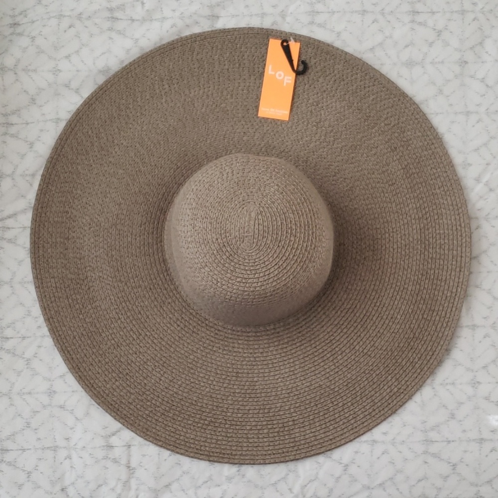 💥FINAL SALE💥 NWT taupe floppy summer hat